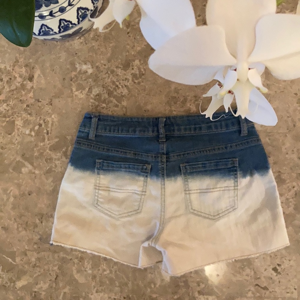 Epic Threads Shorts - Picture 2 of 6